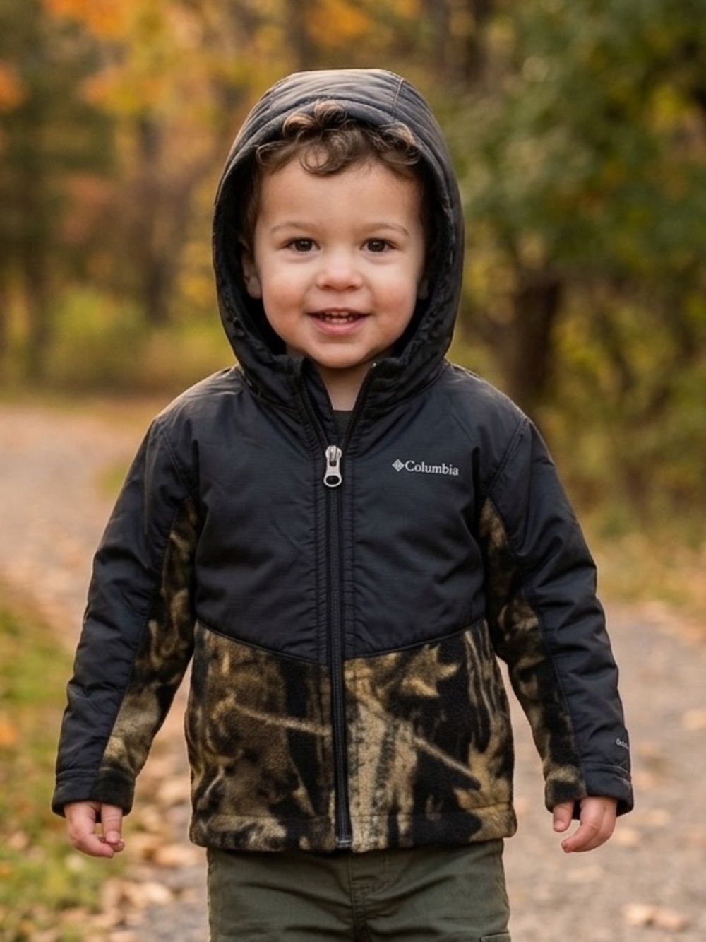 🎉 (18-24m) Columbia Black Hooded Jacket with Olive Camo Fleece Panel